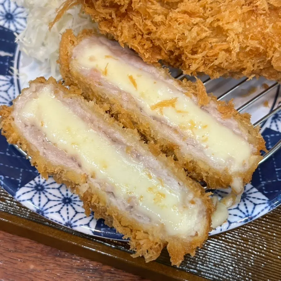 Cheese katsu packed with mozzarella