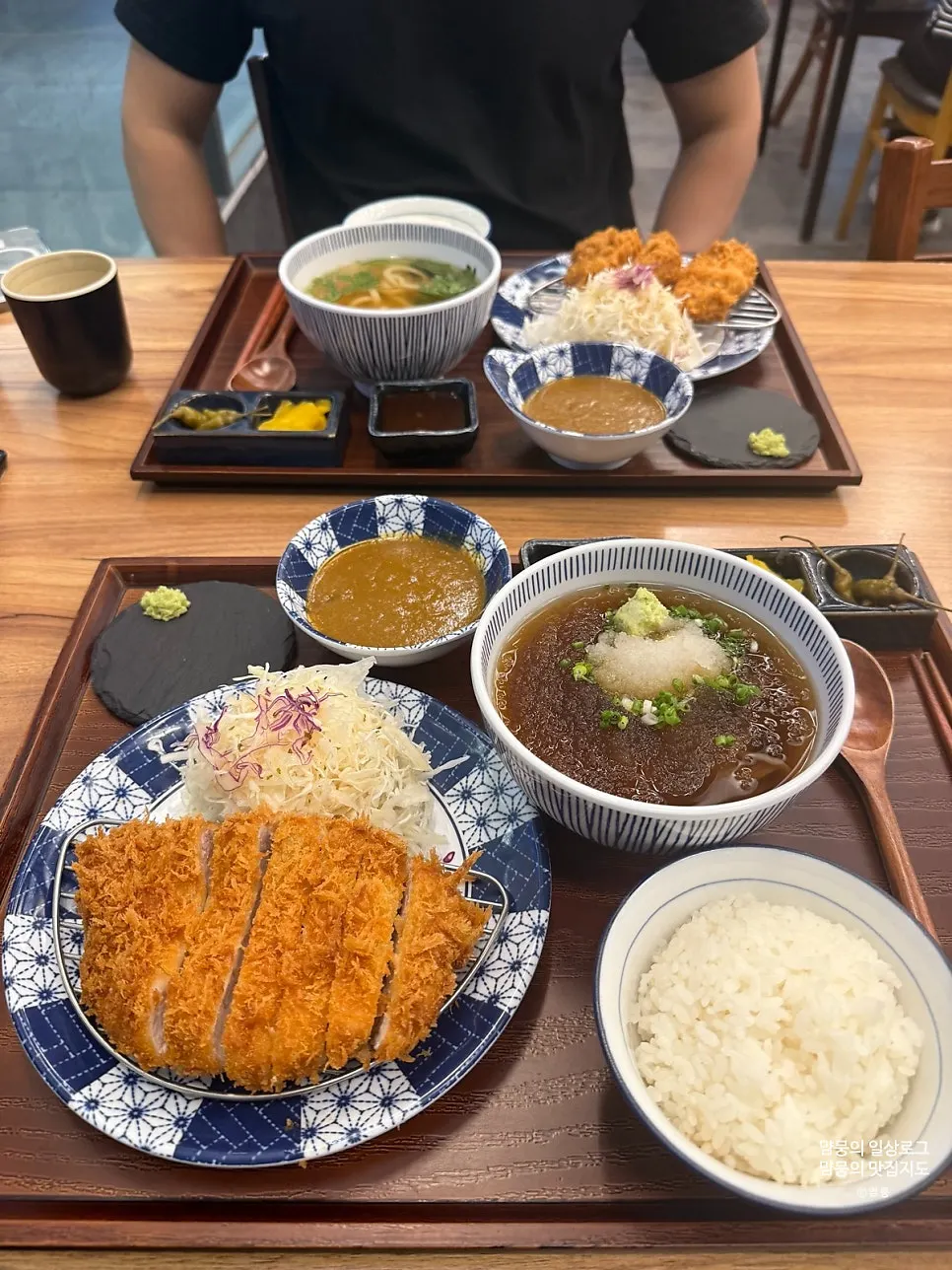 Table set with two full set trays