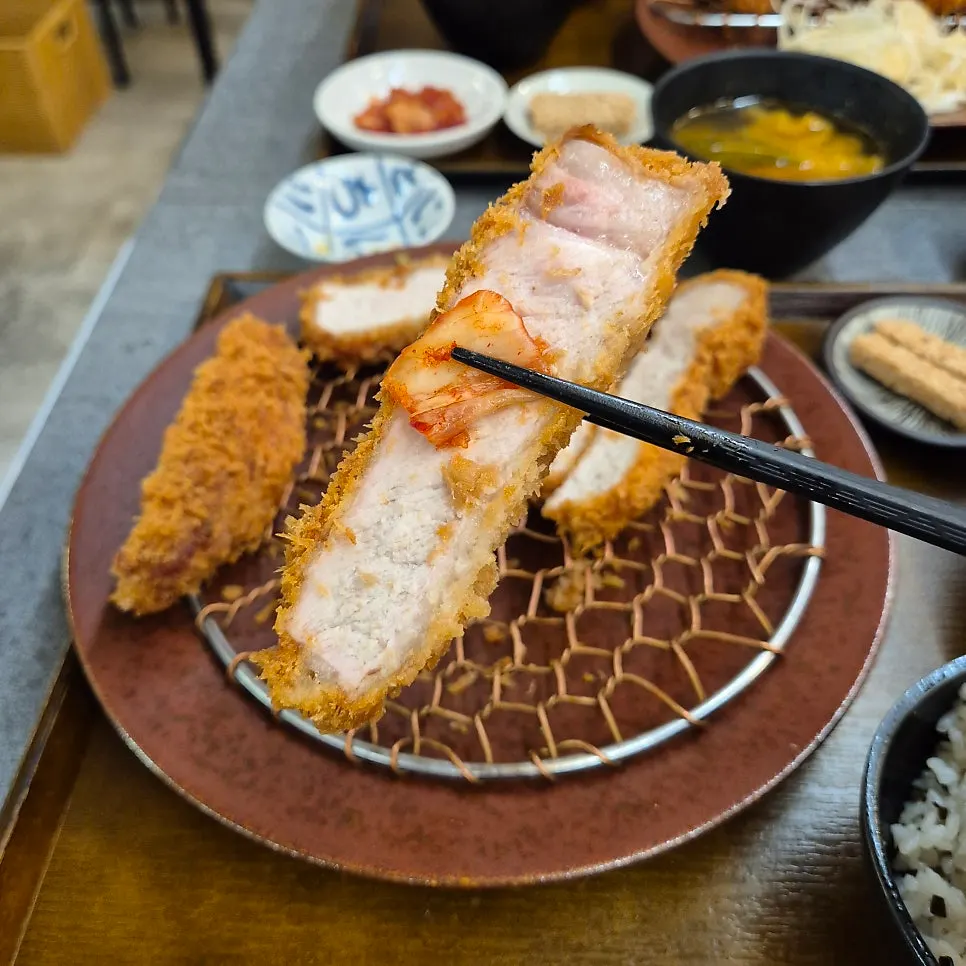 시치미를 뿌린 상로스카츠
