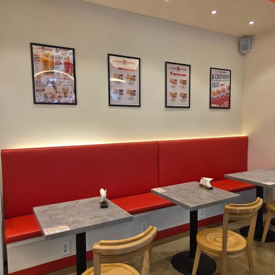 Retro-style interior of K-Chop Sarada Sinsa Direct Store