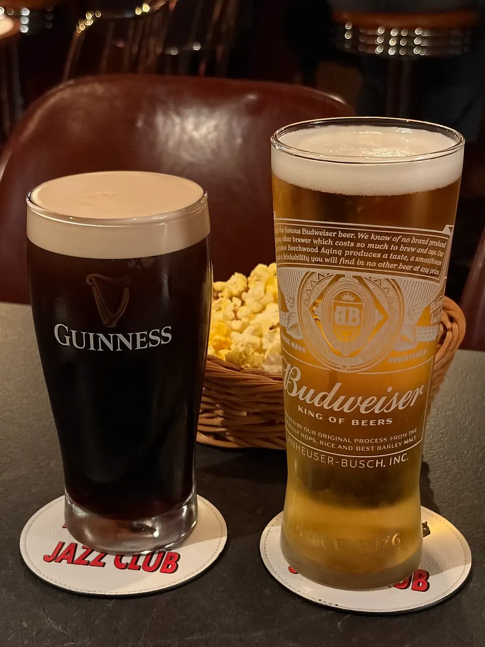 Lemon-scented welcome drink and salty popcorn