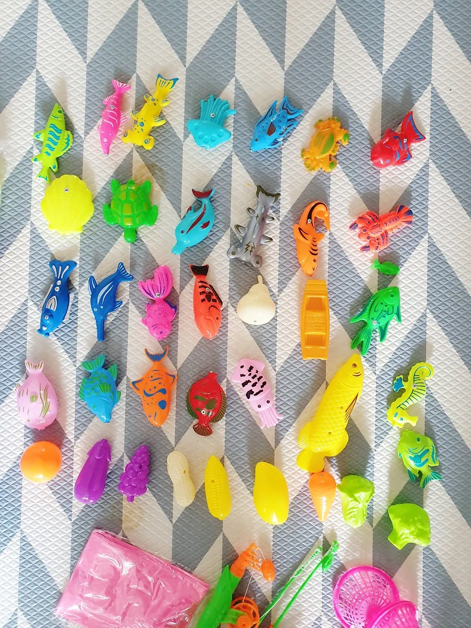 Toddler fishing game mentioning KC certification