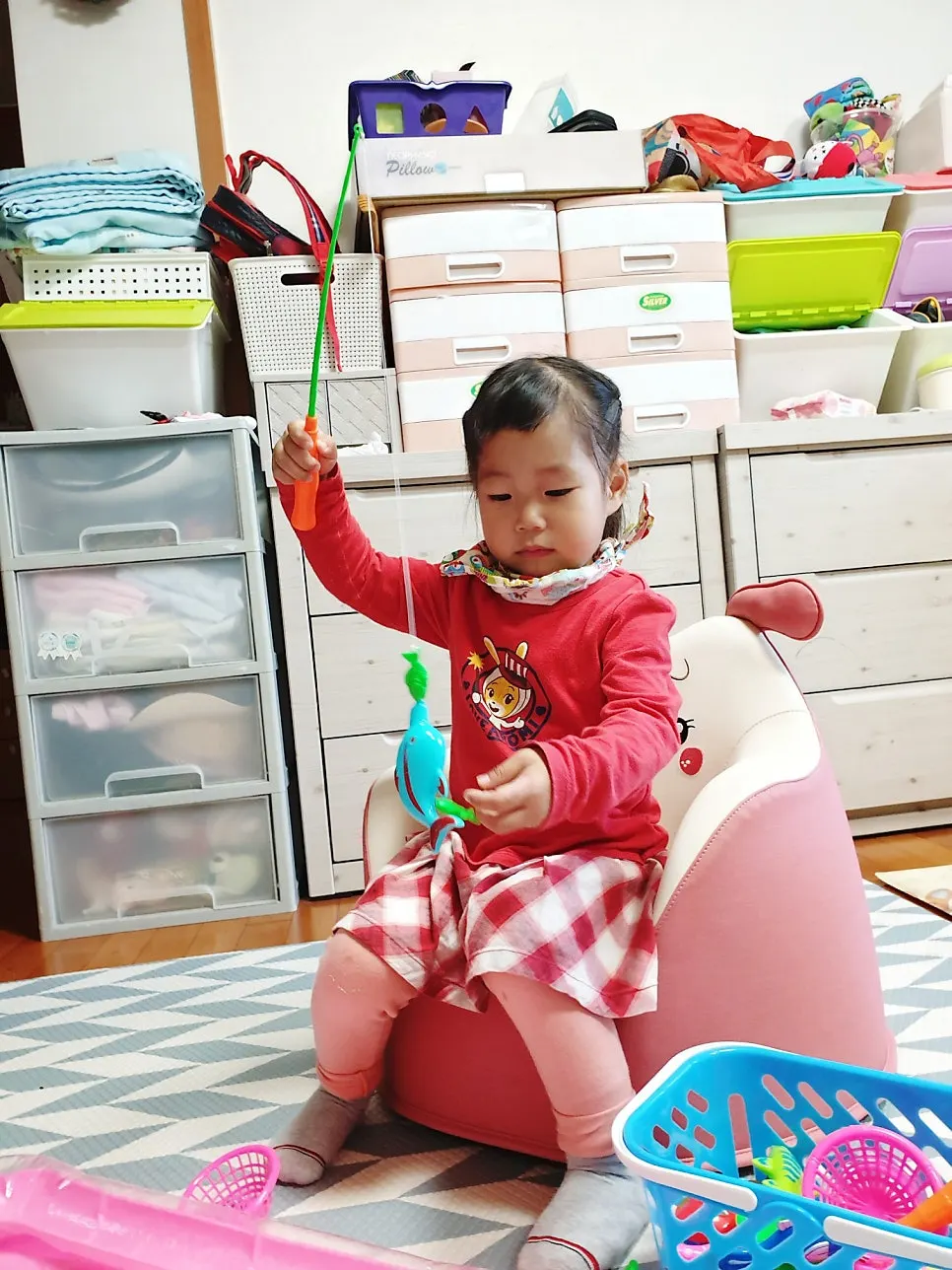Toddler fishing game mentioned as a gift for a niece or nephew