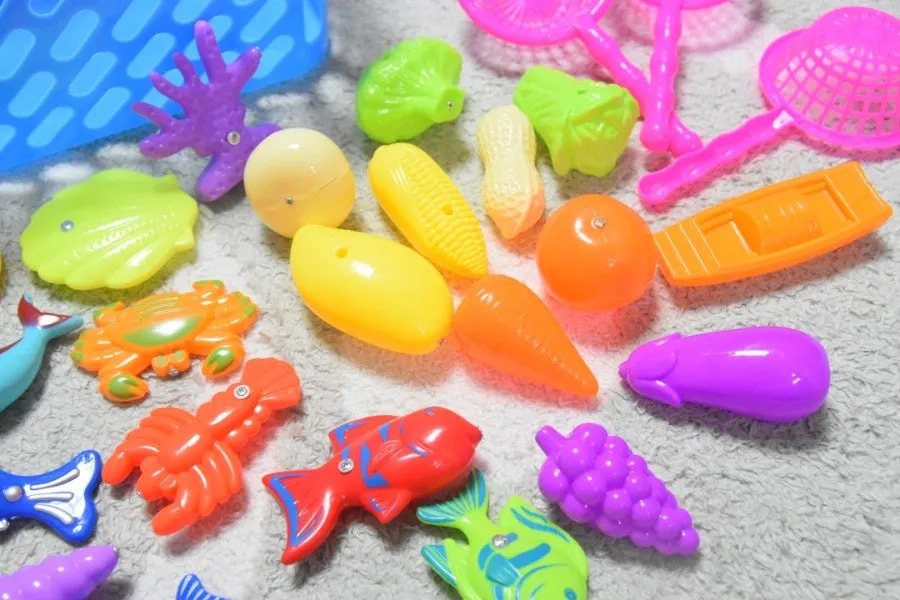 Fish included in the blue basket
