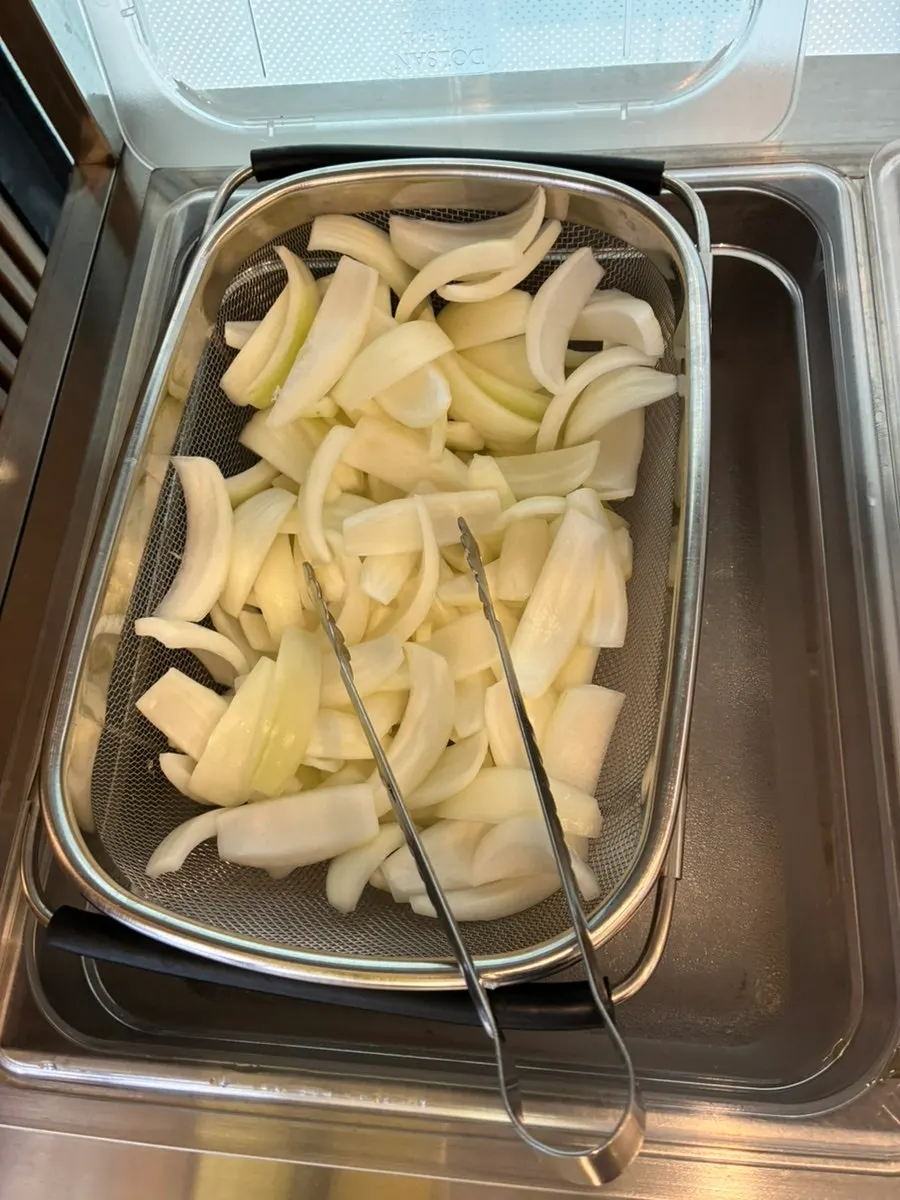 Side dish station at the self-serve corner
