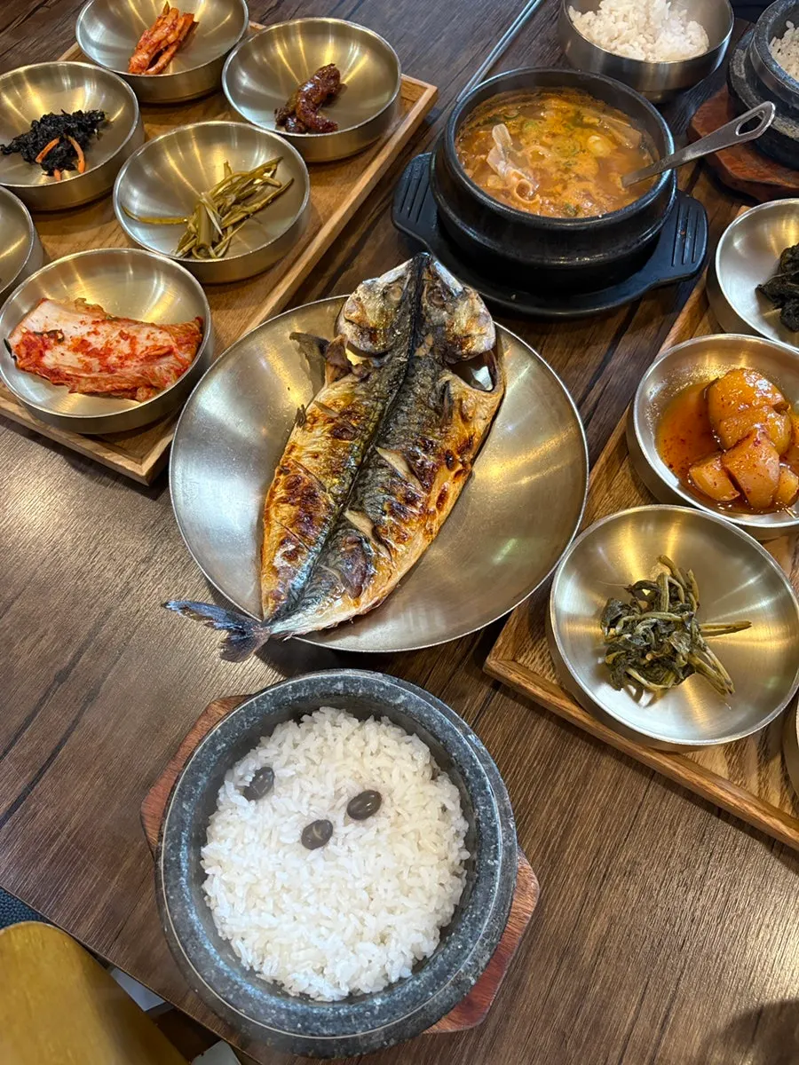 기본상차림 주문 전 테이블 모습
