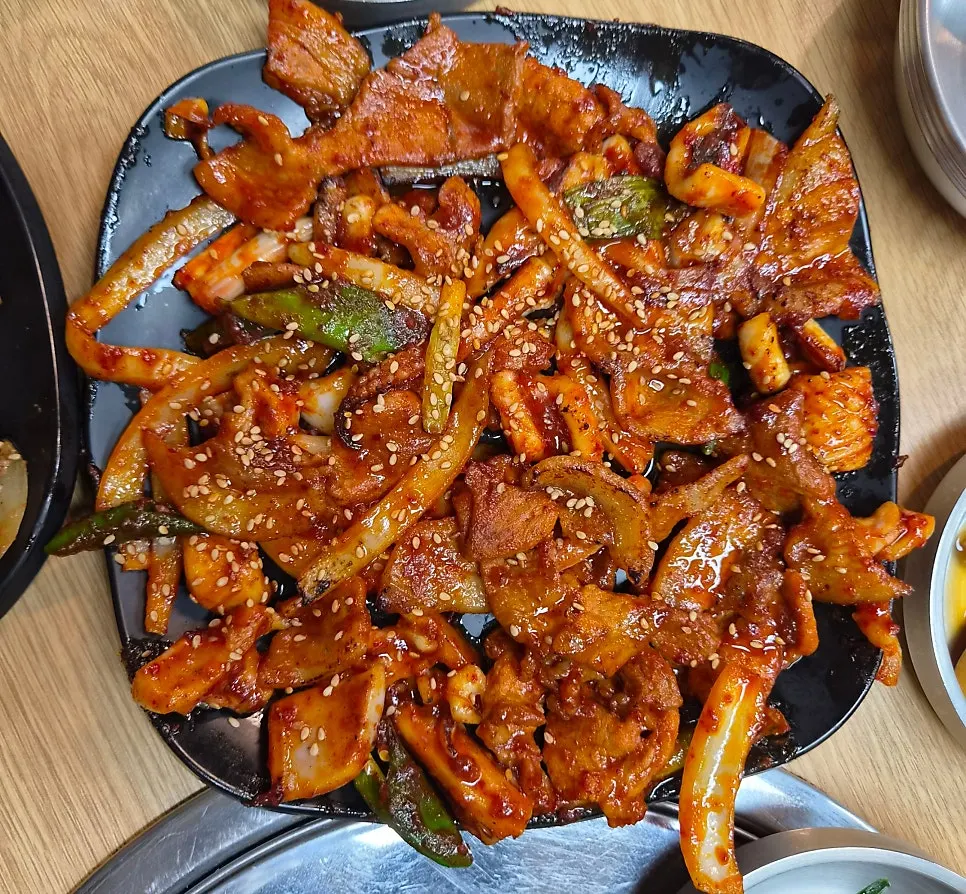 A plate of ojam bulgogi grill