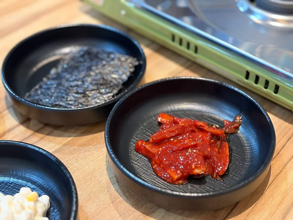 Plate of crunchy bean sprout side dish
