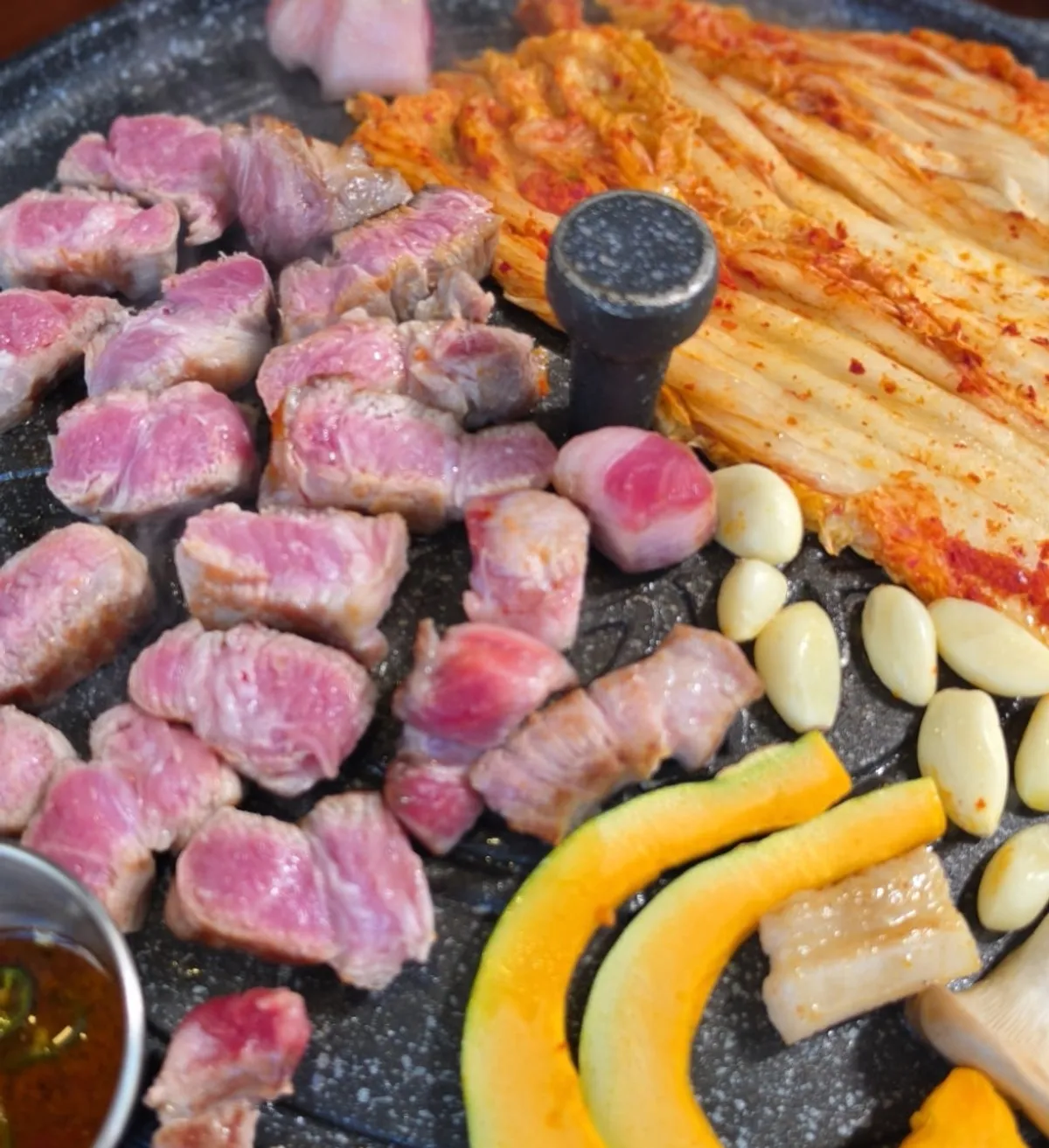김치옥 파주운정점 솥뚜껑 한돈 구이 상차림
