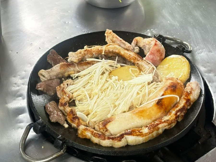 곱창과 함께 구워지는 감자