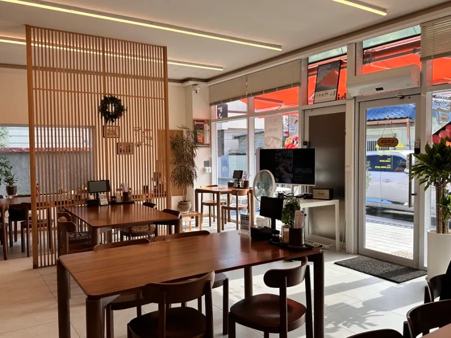 Table setting at Sushi Hwa