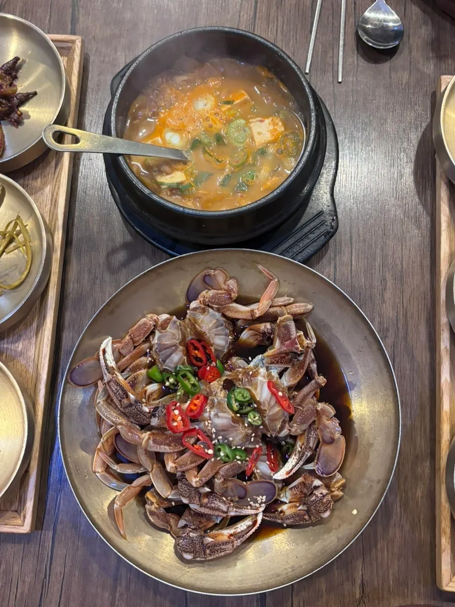 Cheonggukjang stone pot packed with ingredients