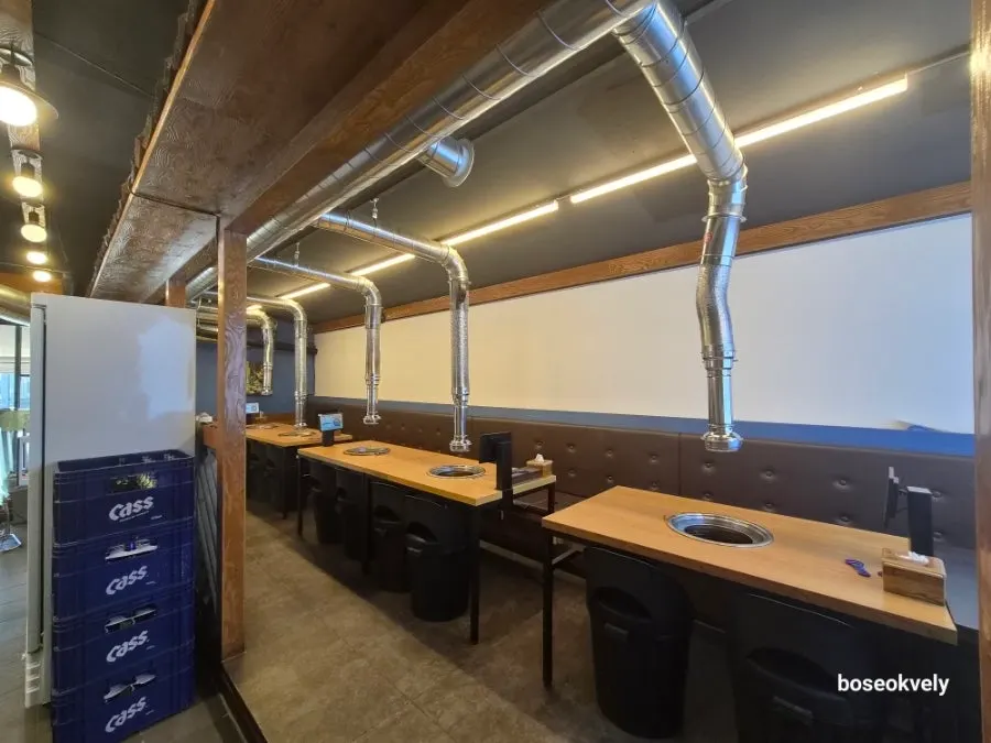 Meeting-friendly seating area with a projector