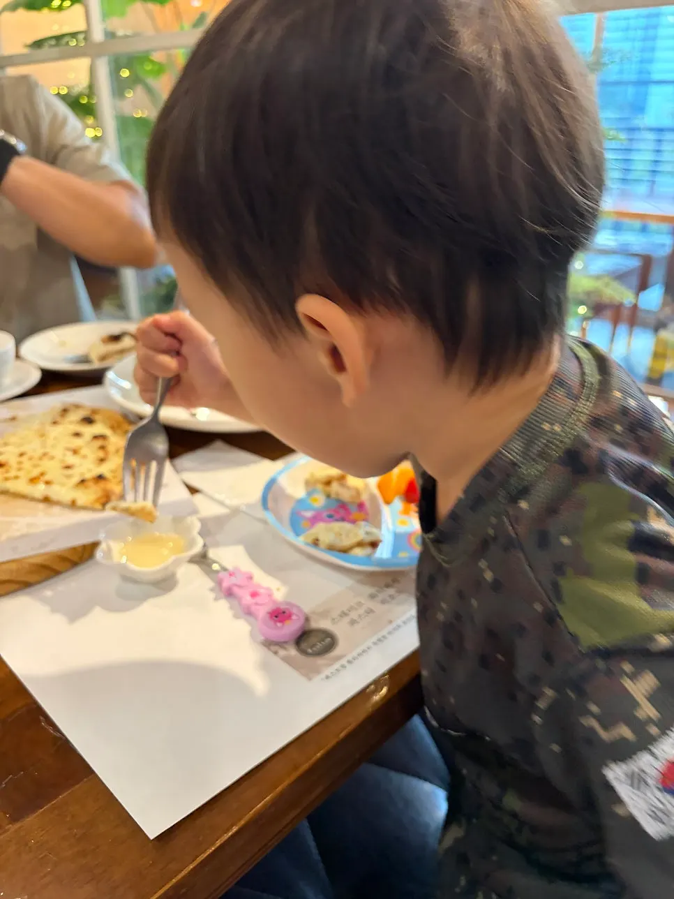 레스토랑 폴리아 식사 마무리 장면