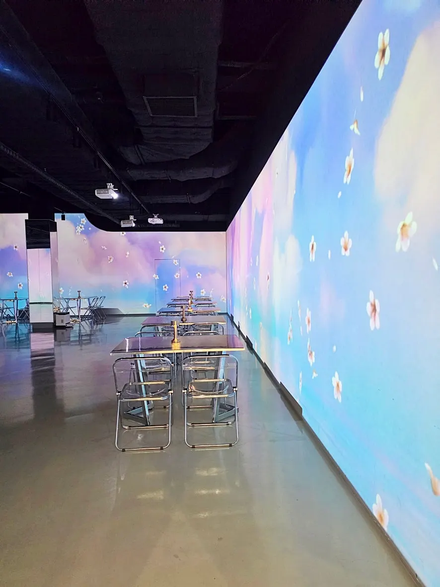 Media art scene shifting to scattering flowers