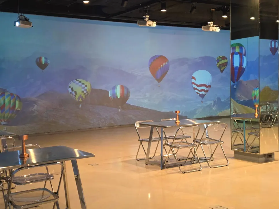Overview of seating at the large café, The Nillai