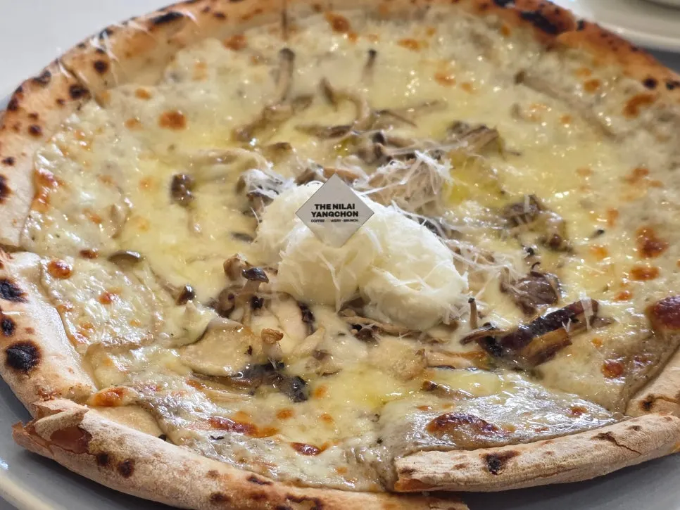 Truffle mushroom pizza at The Nillai