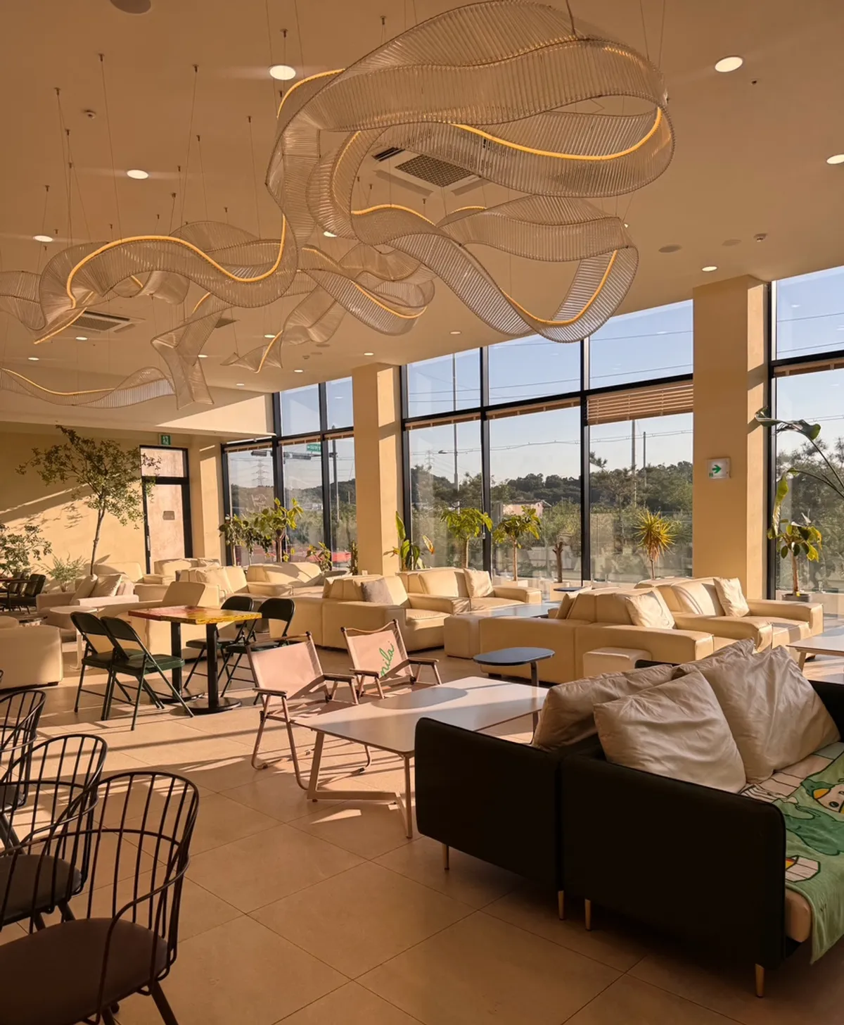 The Nillai, a large brunch café near Yangchon Station in Gimpo