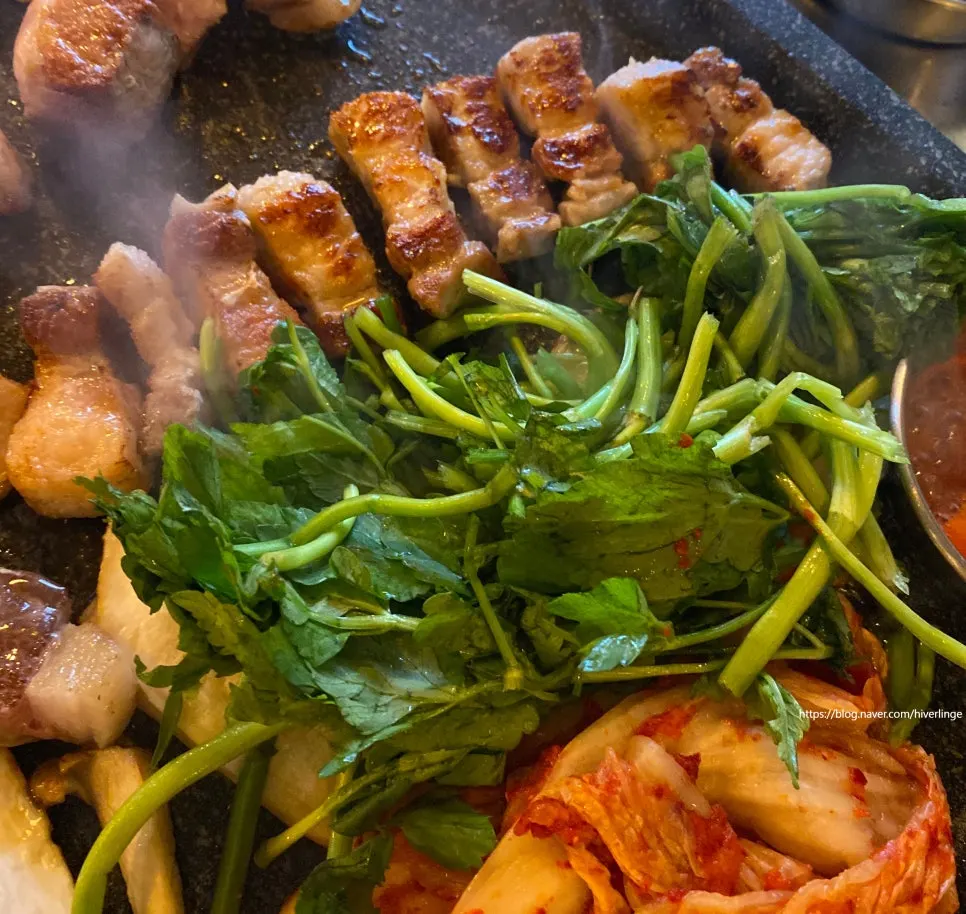 김숙성 합정점 레트로 감성 실내 분위기