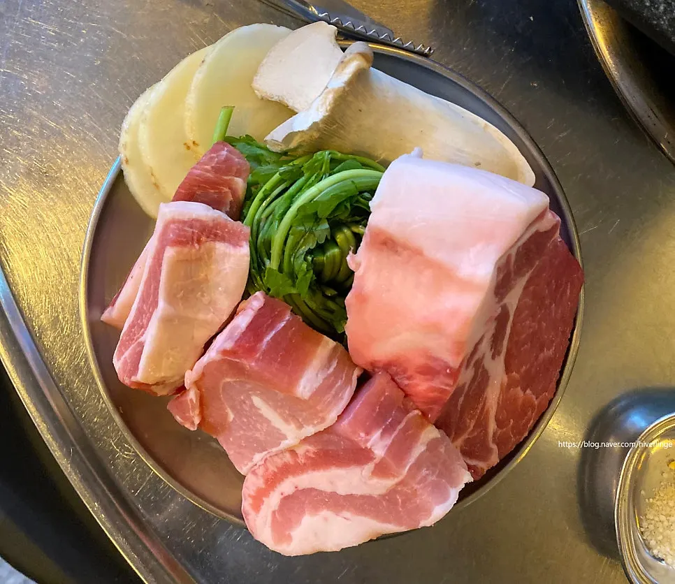 김숙성 스페셜2 세트 550g 숙성육 한 접시