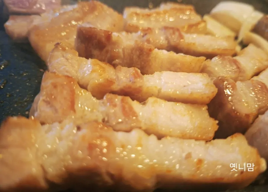 A piece of golden-grilled pork belly