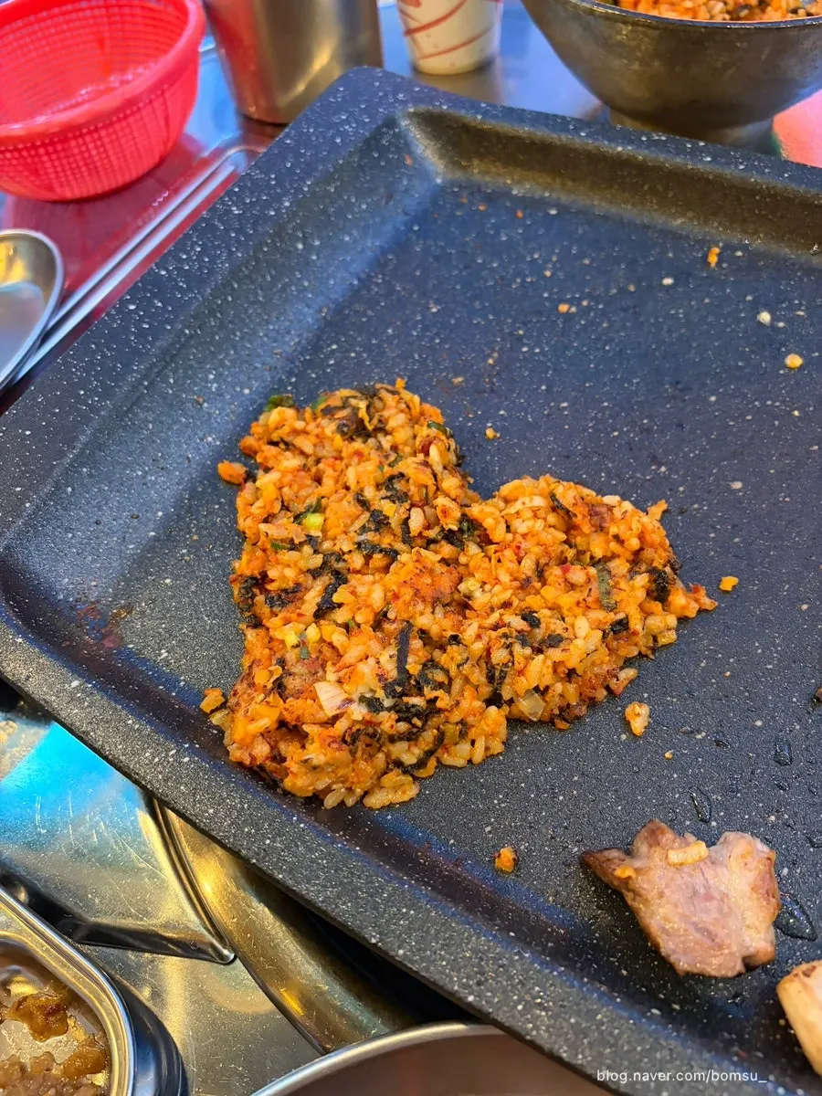 Spicy crab sauce rice fried on the griddle