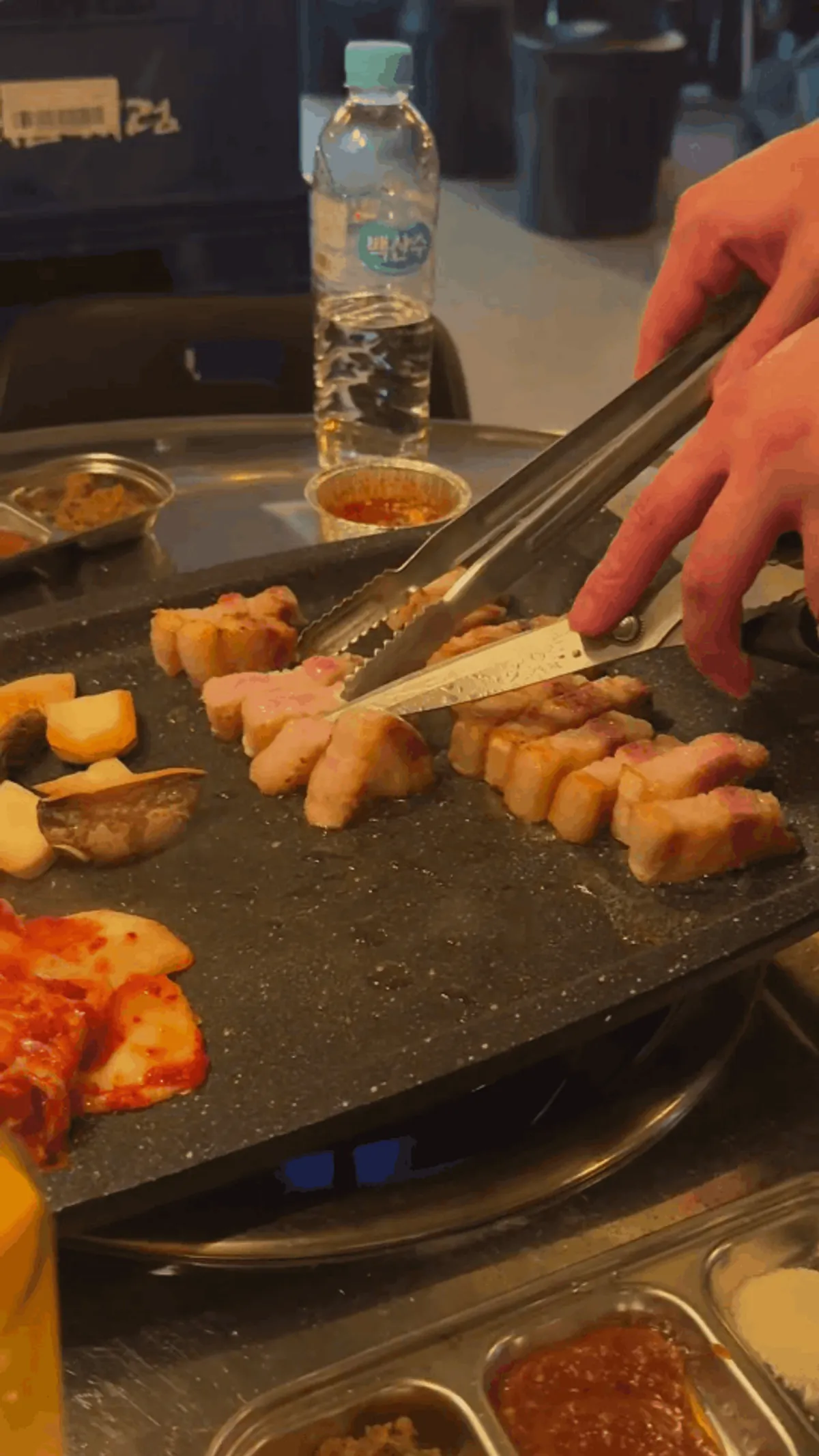 Main table spread of pork belly at Gim Sukseong Seongnae Branch
