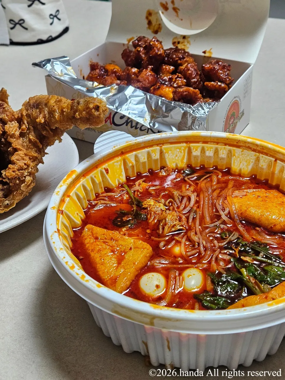 닭강정과 함께 곁들인 마라탕