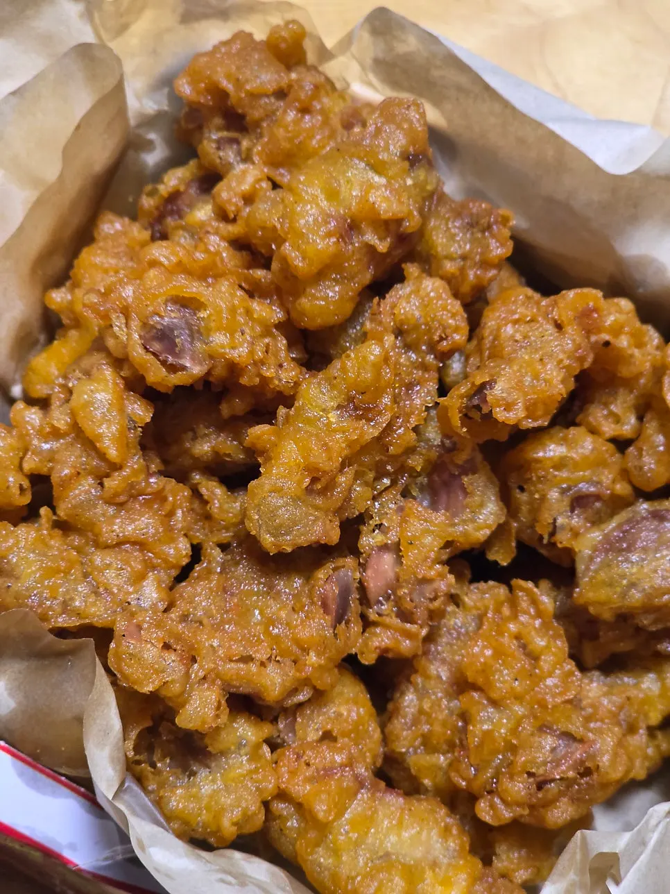 Glossy medium-spicy soy-garlic dakgangjeong