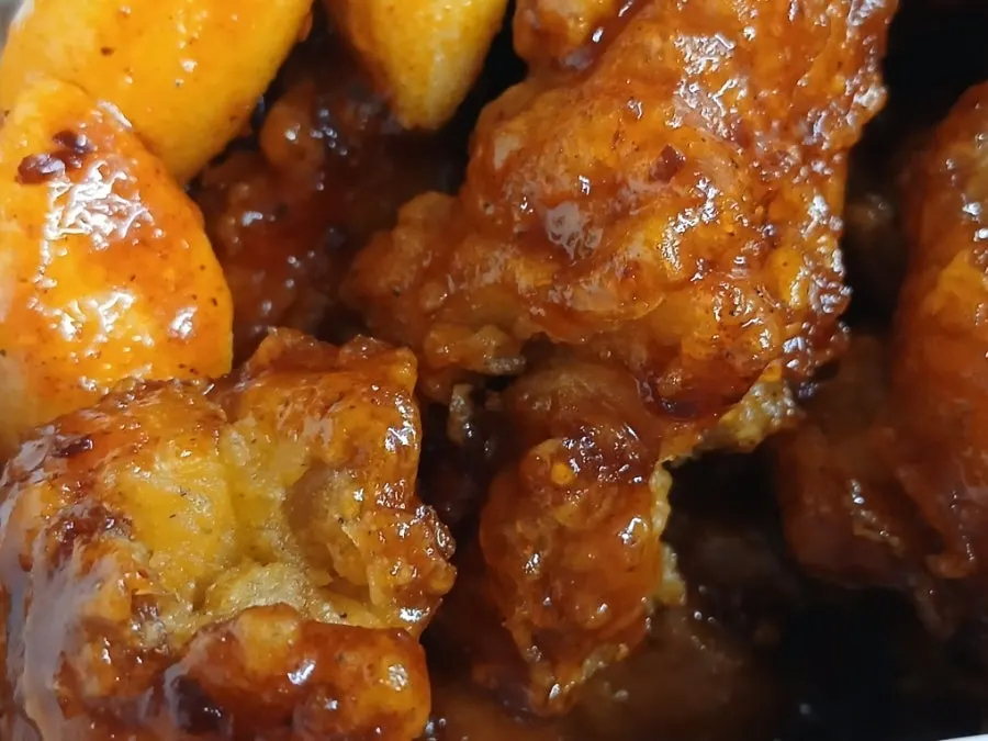 Large dakgangjeong eaten at home
