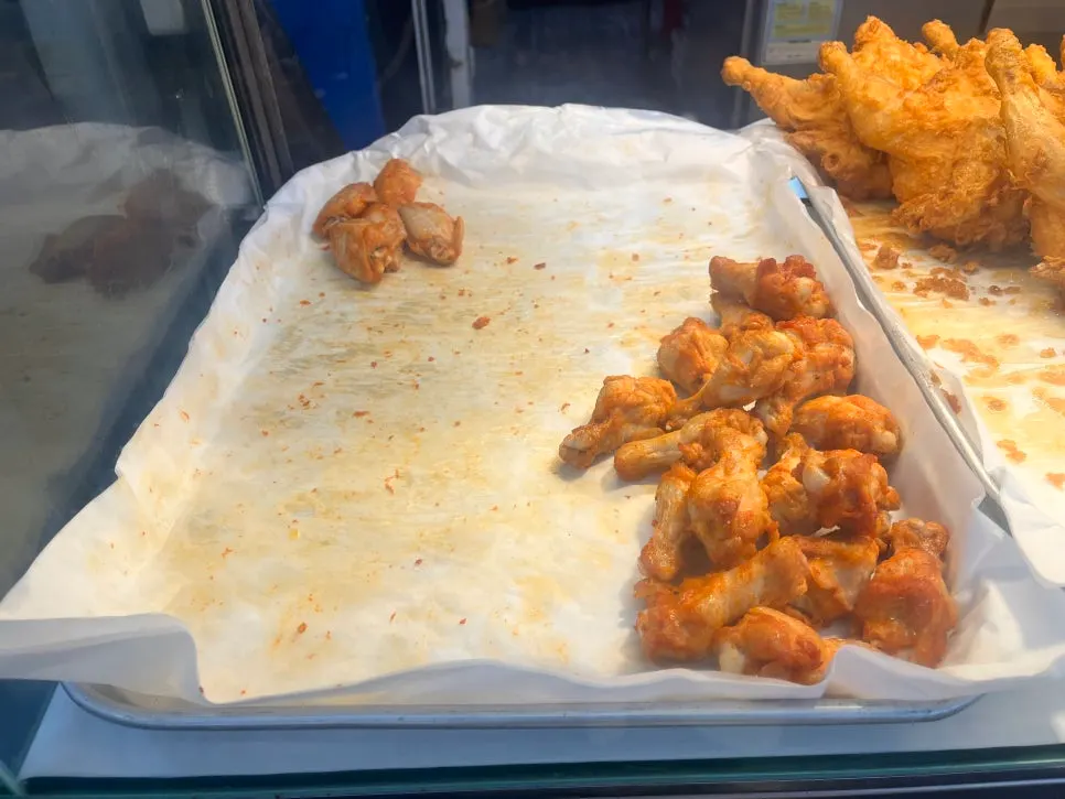 매장 앞 치킨 쇼케이스