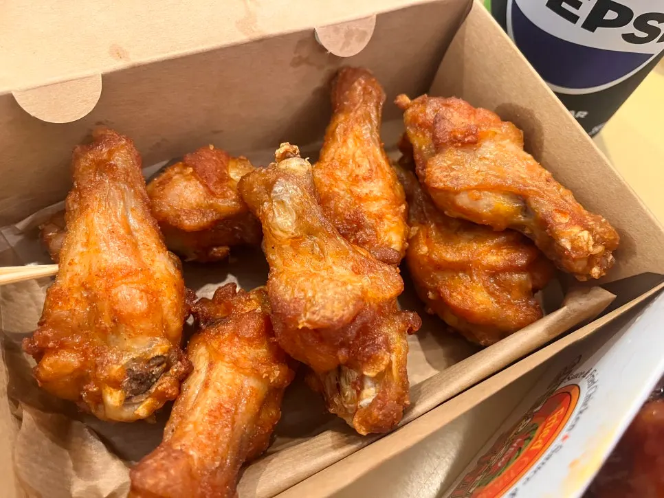 중간매운맛 닭강정 한 조각