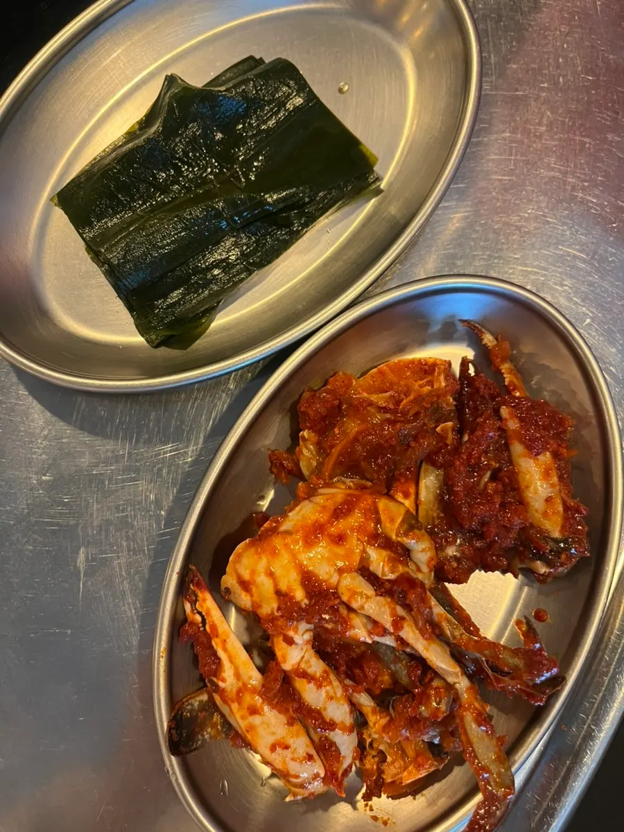 밑반찬으로 나온 양념꽃게