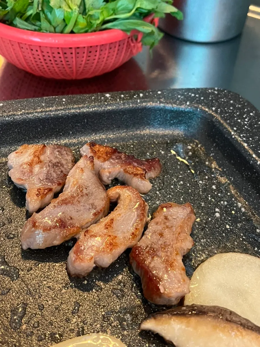 먼저 익은 가브리살 구이