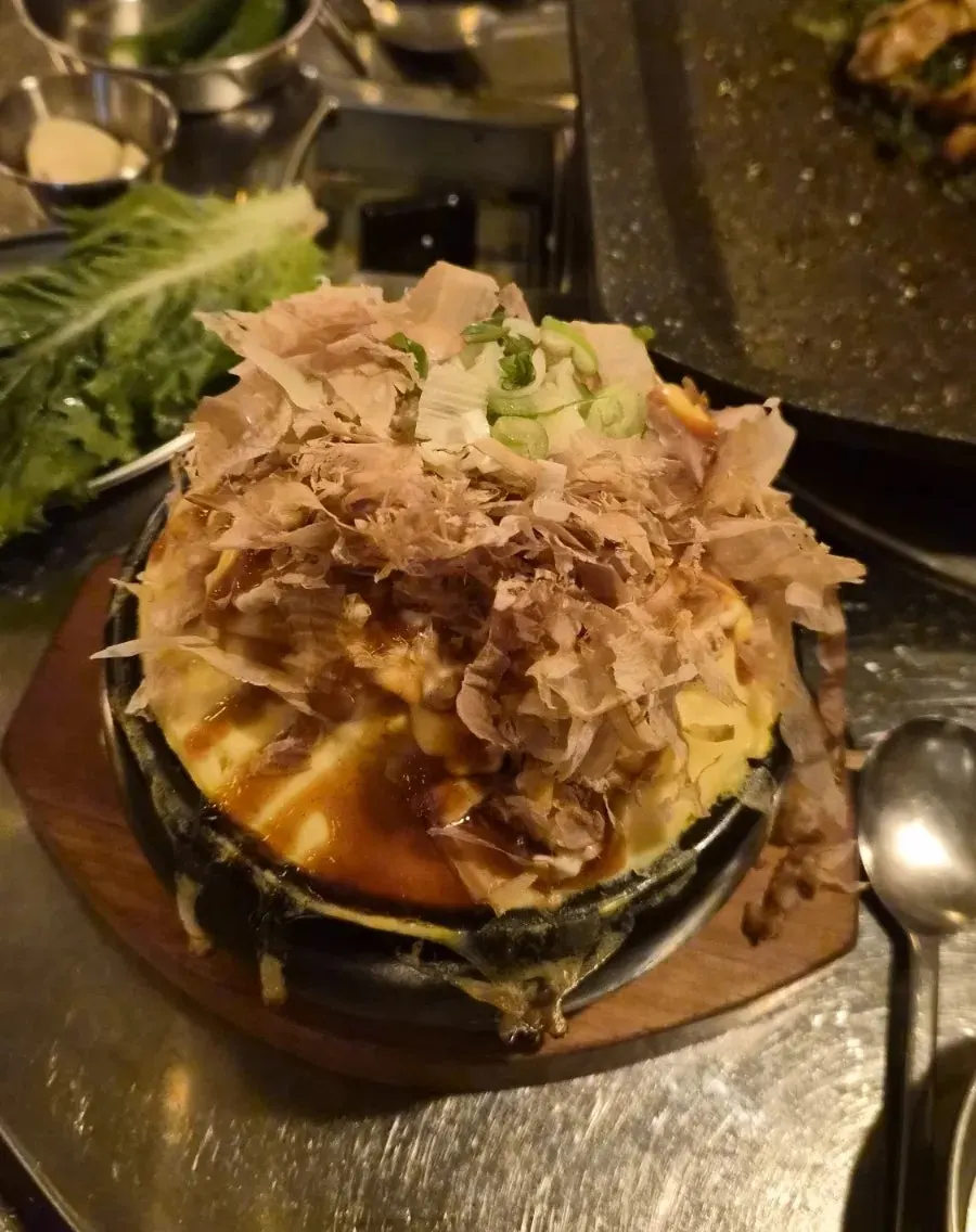 가다랑어포 올린 폭탄 치즈계란찜
