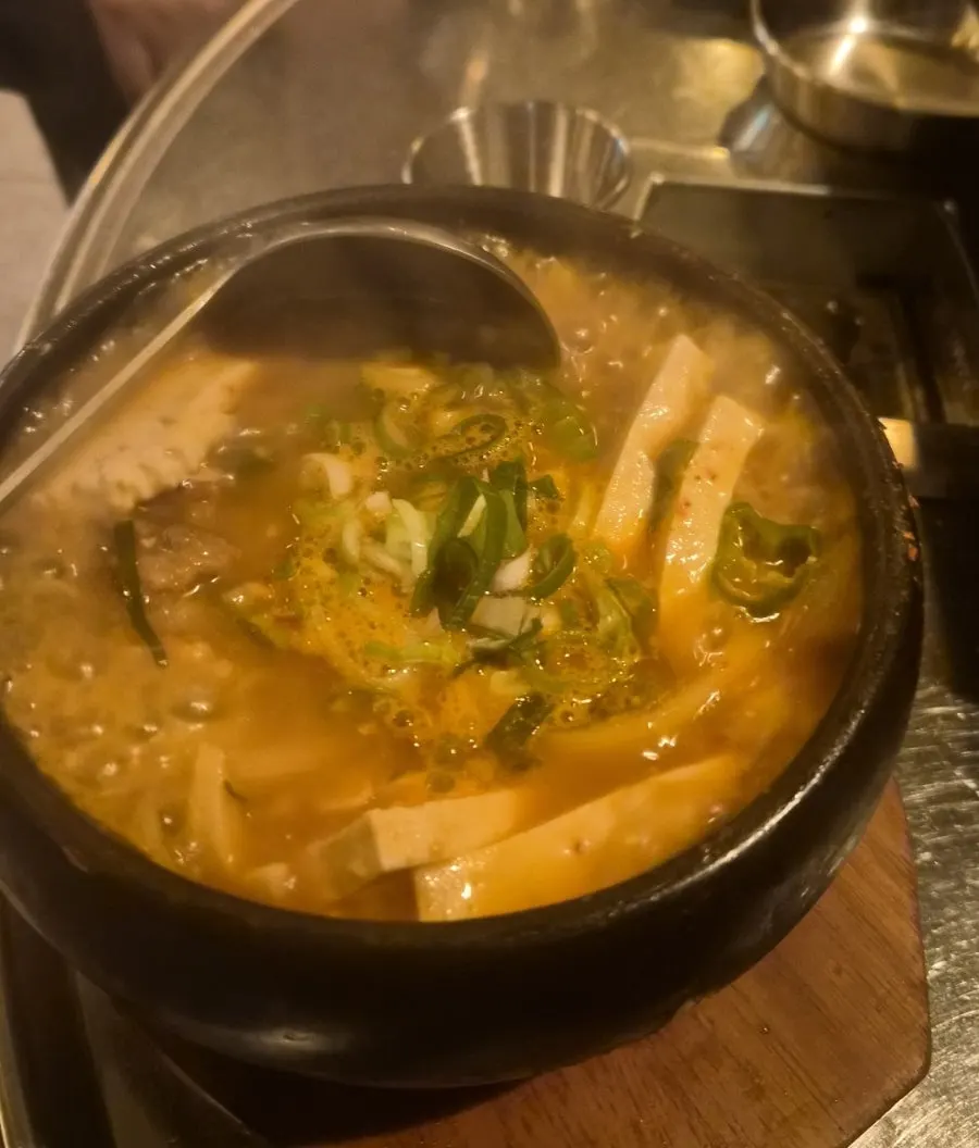 고기와 함께 주문한 차돌된장찌개