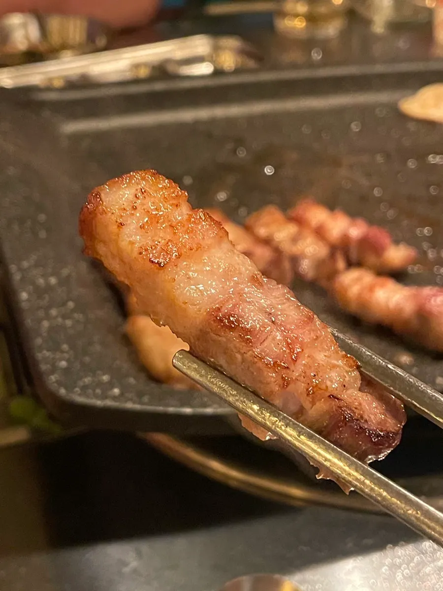 Pork belly grilling on the grill at Gim Sukseong Seongnae Branch
