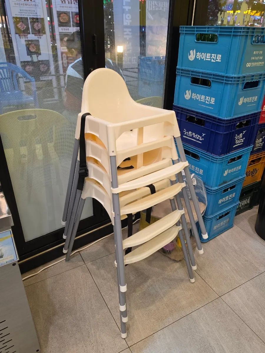 Baby chair available at the restaurant
