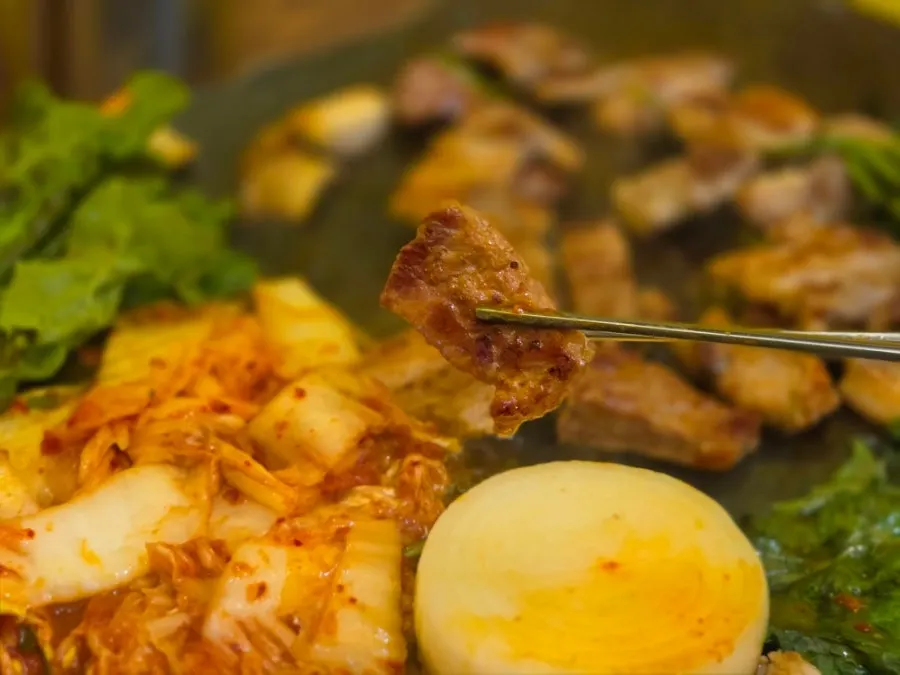 Leanly cooked grilled pork neck