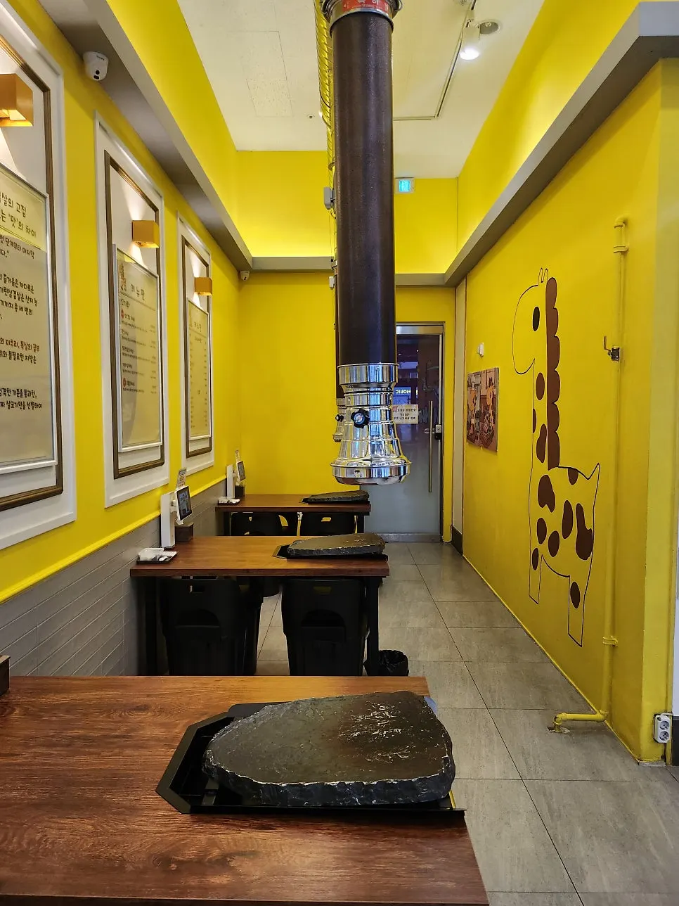 Interior view of Girin Samgyeopsal