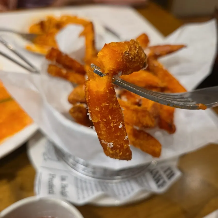 Bueokgan sweet potato fries served with ketchup