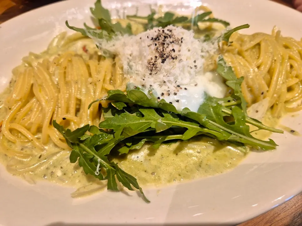 The basil pesto cream pasta served first