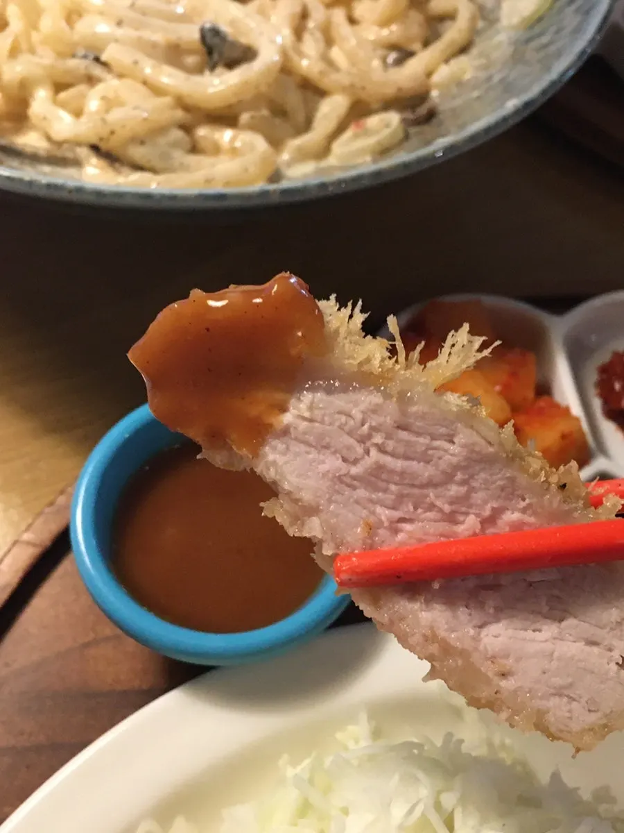 Cross-section of crispy-outside rosukatsu