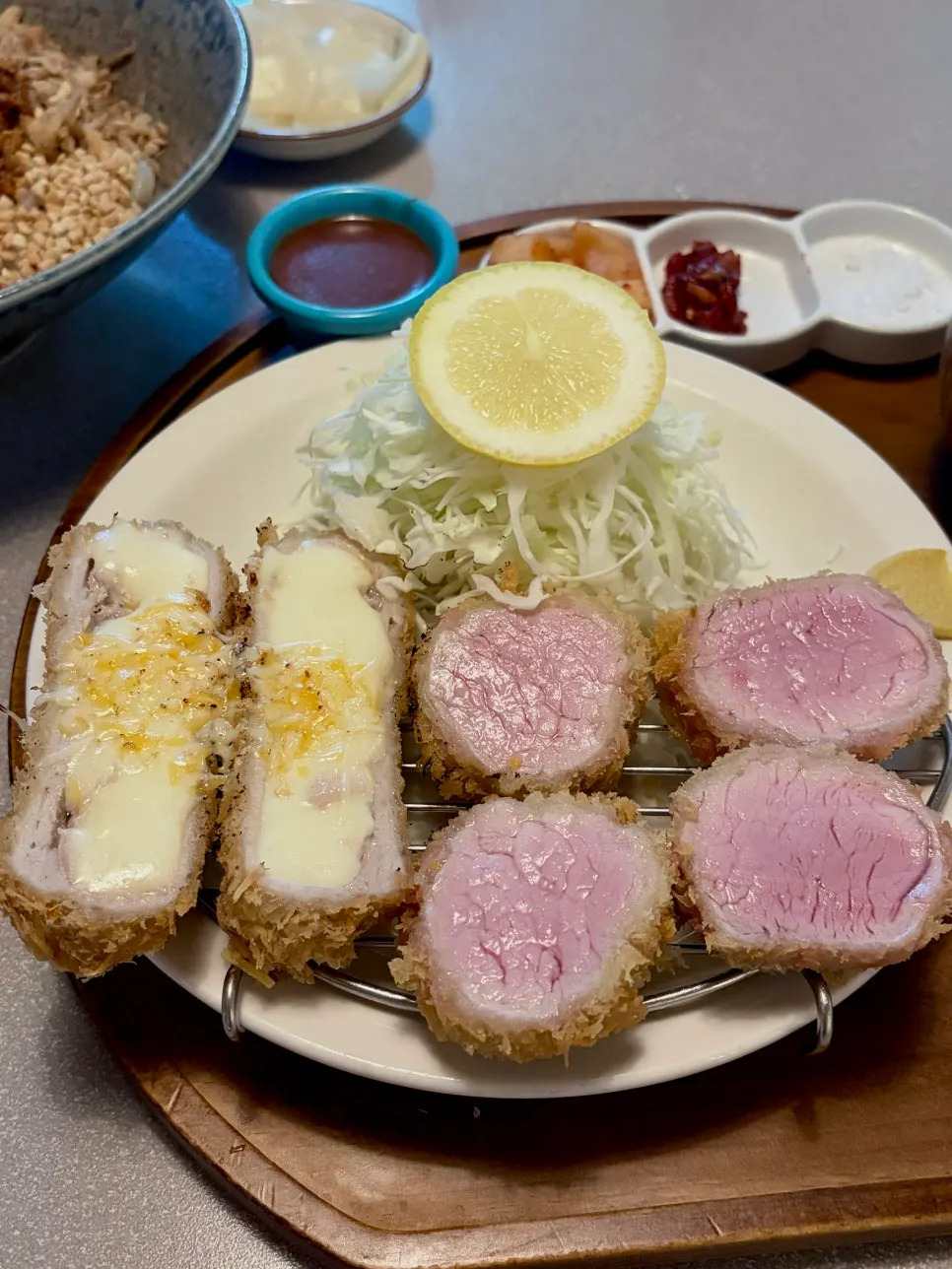Fillet cheese katsu with stretchy cheese
