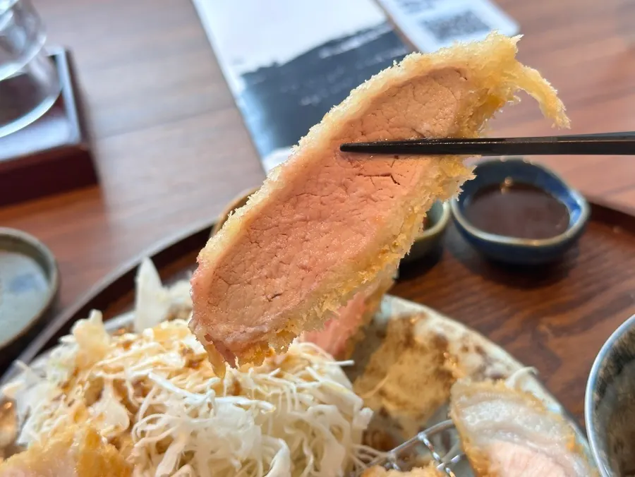 Modeum katsu de Kitto con varios tipos de chuleta