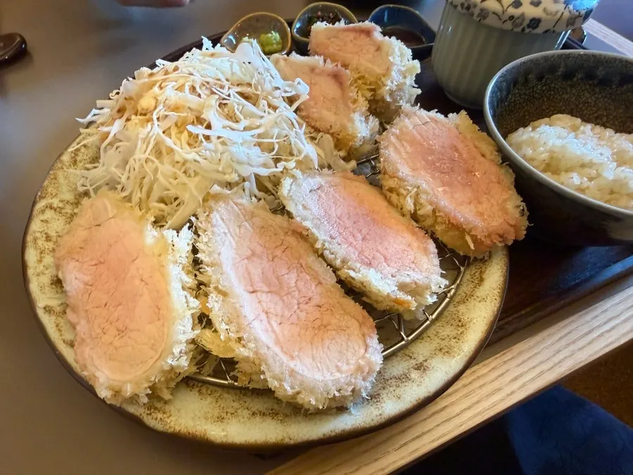 Satu piring special tenderloin katsu Kitto