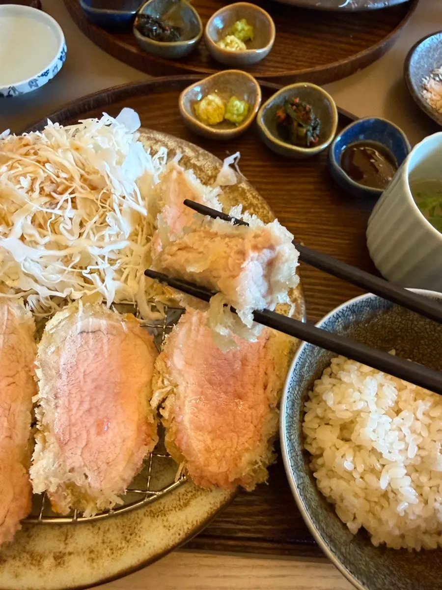 Special tenderloin katsu dicelup sedikit ke saus