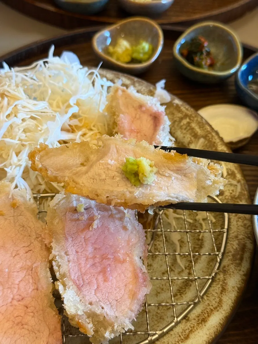 Membandingkan rasa mixed katsu per bagian daging
