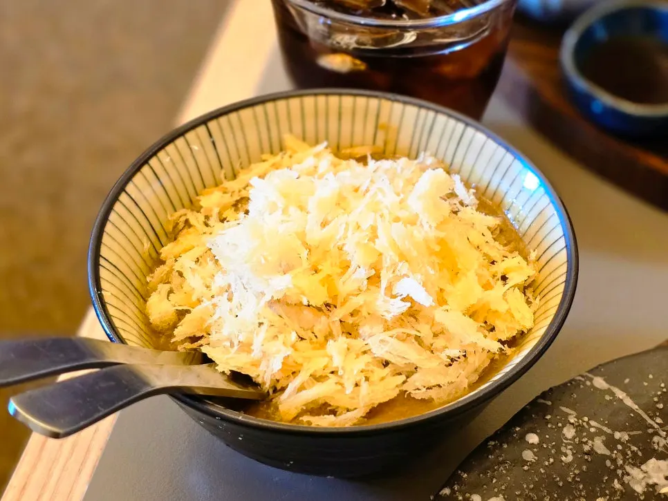 Kitto's curry topped with fried batter crumbs