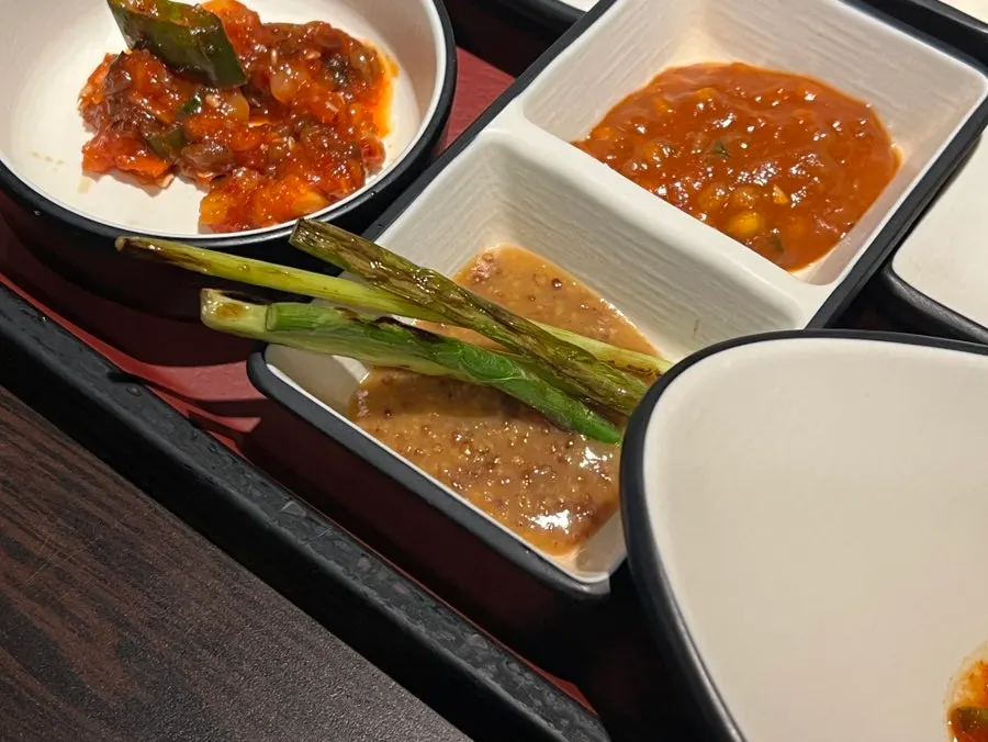 Grilled moksal dipped in salt